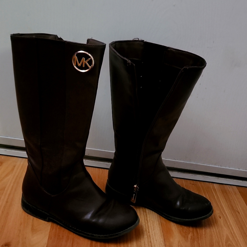 Girl boots